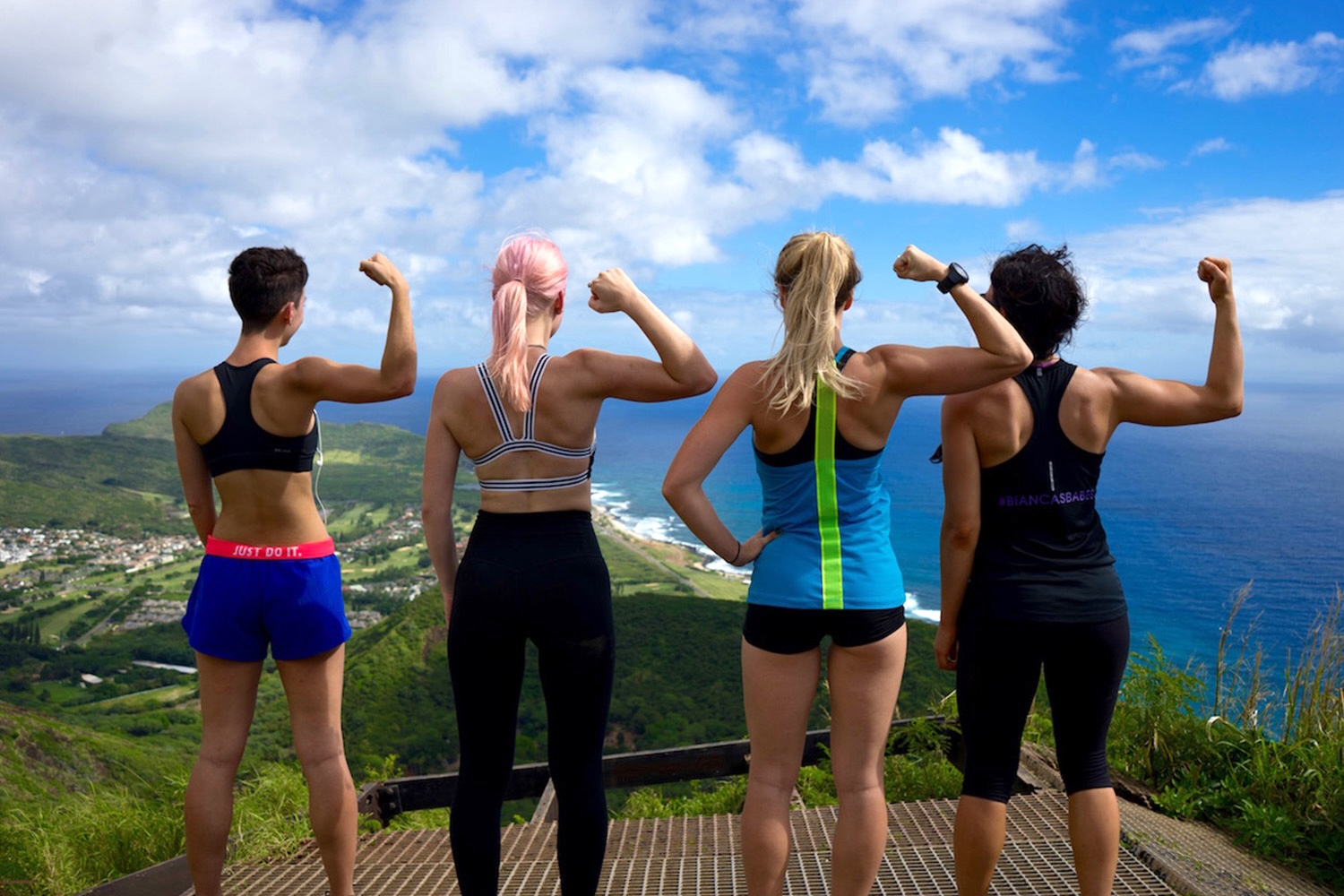 Active Escapes guests at Hawaii lookout