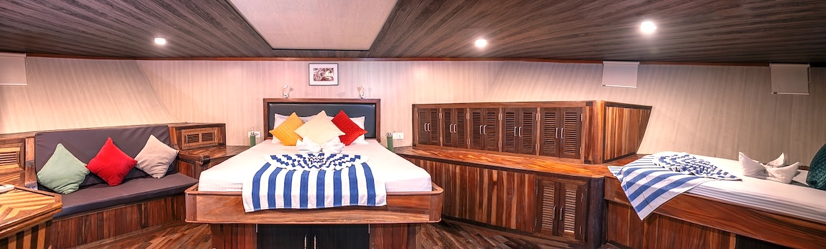 MaldivesBoatRoom